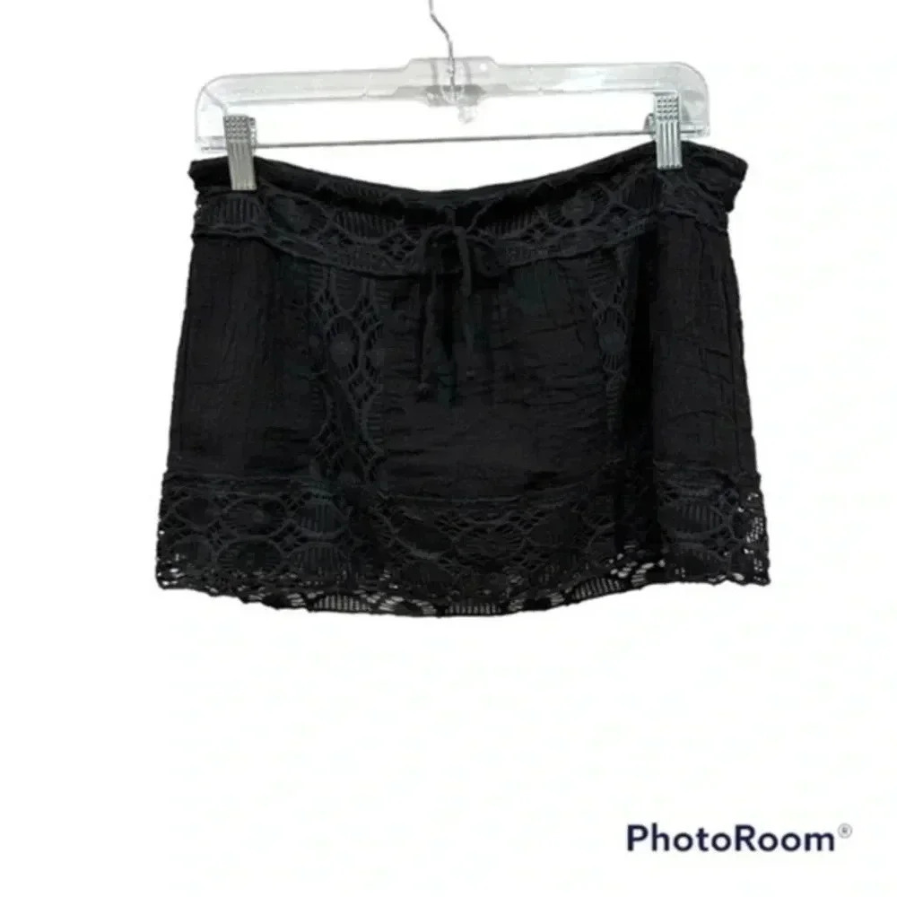 Becca black Crochet detail mini skirt Small